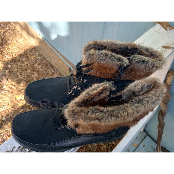 Clarks Black Leather & Faux Fur Trim Kearns Ramsey Ankle Boots Size 12M - Picture 3 of 10